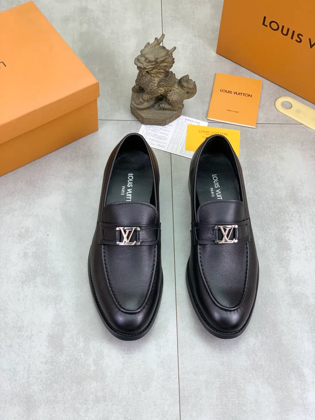Men's Men's Shoes 💰P420 [New Style] 💰Yangli💎💎💎[Louis Vuitton] LV high-end men's formal business leather shoes, original order 1:1! Original imported calfskin, original metal buckle, imported sheepskin lining for feet, original outsole, men's shoe size: 39-45 (38.46 customized) black optional